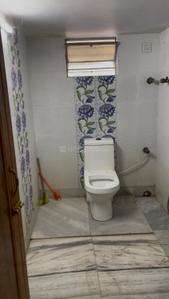 Bathroom Image of 3000 Sq.ft 6 BHK Independent House for sale in Batanagar Kolkata for Rs. 4500000