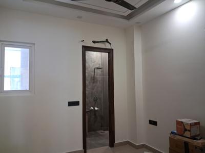 Bedroom Image of 1350 Sq.ft 3 BHK Builder Floor for sale in Paschim Vihar New Delhi for Rs. 29000000