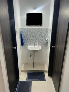 Bathroom Image of 1030 Sq.ft 2 BHK Apartment / Flat for sale in Goel Ganga Altus, Kharadi Pune for Rs. 9900000