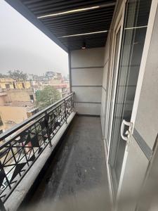 Balcony Image of 1400 Sq.ft 3 BHK Builder Floor for sale in Mansarover Garden New Delhi for Rs. 36000000