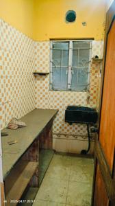 Kitchen Image of 650 Sq.ft 2 BHK Apartment / Flat for rent in Picnic Garden Kolkata for Rs. 11000