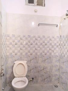 Common Bathroom Image of 3060 Sq.ft 3 BHK Apartment / Flat for rent in Kukatpally Hyderabad for Rs. 35000