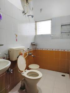 Common Bathroom Image of 1300 Sq.ft 2 BHK Apartment / Flat for rent in Yeswanthpur Bengaluru for Rs. 33000