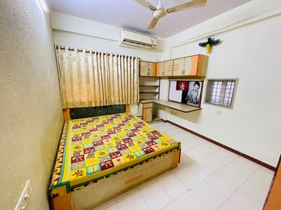 Bedroom Image of 1233 Sq.ft 2 BHK Apartment / Flat for rent in Jodhpur Ahmedabad for Rs. 35000