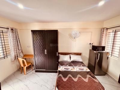Hall Image of 350 Sq.ft 1 RK Apartment / Flat for rent in Domlur Layout Bengaluru for Rs. 24000