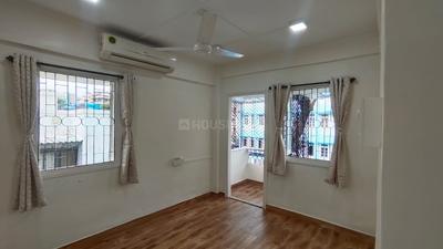Bedroom Image of 650 Sq.ft 1 BHK Apartment / Flat for rent in Bandra West Mumbai for Rs. 75000