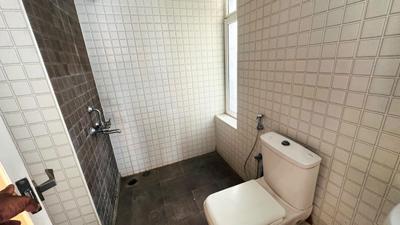 Bathroom Image of 1288 Sq.ft 3 BHK Apartment / Flat for rent in Thazhambur Chennai for Rs. 29000