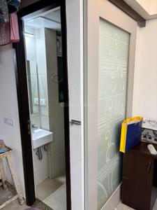 Bathroom Image of 525 Sq.ft 1 BHK Apartment / Flat for rent in L And T Veridian At Emerald Isle 13A And 13B, Powai Mumbai for Rs. 65000