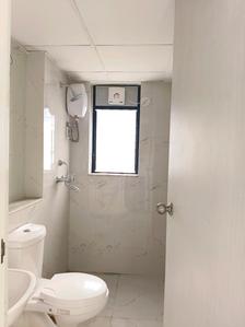 Common Bathroom Image of 611 Sq.ft 1 BHK Apartment / Flat for rent in Runwal Gardens Phase 2 Bldg no 18 23, Dombivli East Thane for Rs. 12999