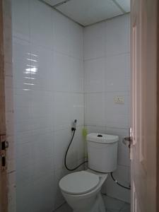 Common Bathroom Image of 1150 Sq.ft 2.5 BHK Apartment / Flat for sale in Supertech Cape Town, Sector 74 Noida for Rs. 11700000
