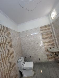 Bathroom Image of 1350 Sq.ft 4 BHK Apartment / Flat for sale in Patel Nagar New Delhi for Rs. 22500000