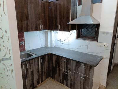 Kitchen Image of 600 Sq.ft 2 BHK Builder Floor for sale in Laxmi Nagar New Delhi for Rs. 4900000