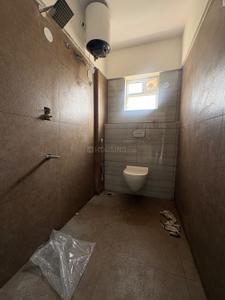 Bathroom Image of 600 Sq.ft 1 BHK Apartment / Flat for rent in Kadubeesanahalli Bengaluru for Rs. 35000