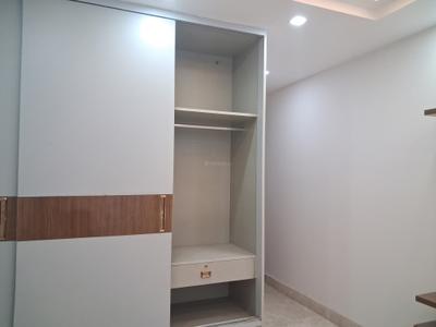 Bedroom Image of 1350 Sq.ft 3 BHK Builder Floor for sale in Paschim Vihar New Delhi for Rs. 26500000