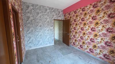 Bedroom Image of 915 Sq.ft 2 BHK Apartment / Flat for sale in Tangra Kolkata for Rs. 5000000