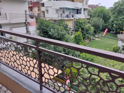 Balcony Image of 1200 Sq.ft 3 BHK Duplex for sale in C6a Jankpuri, Janakpuri New Delhi for Rs. 17000000