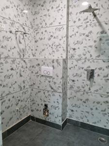 Common Bathroom Image of 810 Sq.ft 3 BHK Apartment / Flat for sale in Dwarka Mor New Delhi for Rs. 5500000