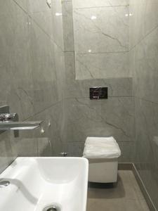 Common Bathroom Image of 1800 Sq.ft 3 BHK Builder Floor for rent in Paschim Vihar New Delhi for Rs. 82000