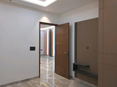 Bedroom Image of 1350 Sq.ft 3 BHK Builder Floor for sale in Shalimar Bagh New Delhi for Rs. 31000000