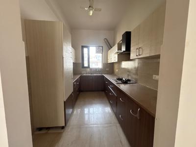 Kitchen Image of 1800 Sq.ft 3 BHK Builder Floor for sale in Sector 43 Gurgaon for Rs. 28000000