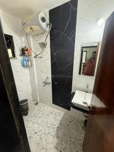 Bathroom Image of 650 Sq.ft 1 BHK Apartment / Flat for rent in Karve Nagar Pune for Rs. 30000