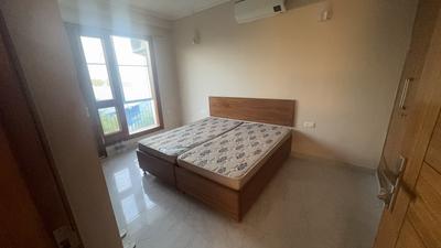 Bedroom Image of 600 Sq.ft 1 RK Apartment / Flat for rent in Vasant Kunj New Delhi for Rs. 23000
