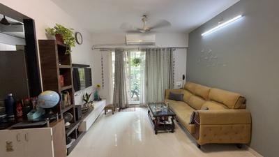 Living Room Image of 648 Sq.ft 1 BHK Apartment / Flat for sale in RDC Pinewood, Kasarvadavali Thane for Rs. 7800000