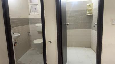Bathroom Image of 500 Sq.ft 1 BHK Apartment / Flat for sale in Signature Global Grand IVA, Sector 103 Gurgaon for Rs. 4100000
