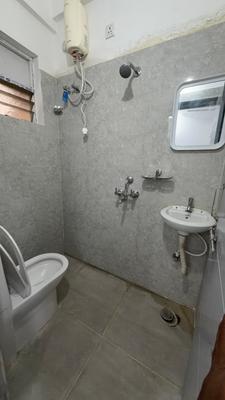 Bathroom Image of 950 Sq.ft 1 BHK Apartment / Flat for rent in Kondapur Hyderabad for Rs. 28000