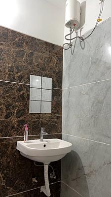 Bathroom Image of 1000 Sq.ft 1 BHK Apartment / Flat for rent in Scheme 78 Indore for Rs. 21000