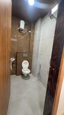 Bathroom Image of 200 Sq.ft 1 RK Apartment / Flat for rent in Mahalakshmi Nagar Indore for Rs. 15000
