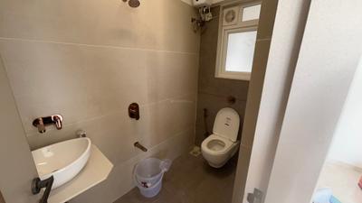 Bathroom Image of 500 Sq.ft 1 BHK Apartment / Flat for sale in SD Bhalerao Ratnadeep CHS LTD, Kurla East Mumbai for Rs. 11000000
