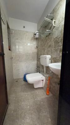 Bathroom Image of 585 Sq.ft 1 BHK Apartment / Flat for sale in Raunak Heights H2 And H3, Kasarvadavali Thane for Rs. 5500000