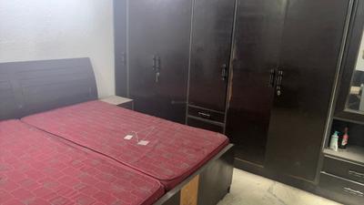 Bedroom Image of 1100 Sq.ft 2 BHK Builder Floor for sale in RWA Pragati Park Block H18 and L, Malviya Nagar New Delhi for Rs. 20000000