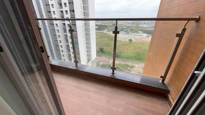 Balcony Image of 810 Sq.ft 2 BHK Duplex for rent in Gera World Of Joy, Upper Kharadi Pune for Rs. 40000