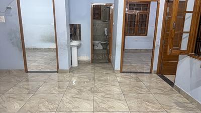 Living Room Image of 1250 Sq.ft 2 BHK Builder Floor for rent in Indira Nagar Lucknow for Rs. 15000