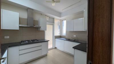 Kitchen Image of 2800 Sq.ft 3 BHK Apartment / Flat for rent in Experion Windchants, Sector 112 Gurgaon for Rs. 82500