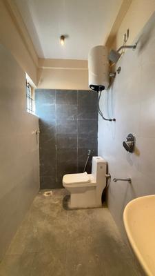 Bathroom Image of 550 Sq.ft 1 BHK Apartment / Flat for rent in Doddanekundi Bengaluru for Rs. 32000
