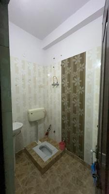 Bathroom Image of 650 Sq.ft 1 BHK Builder Floor for rent in Indirapuram Ghaziabad for Rs. 16000