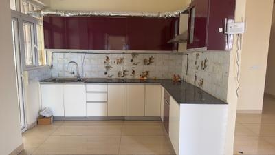 Kitchen Image of 1700 Sq.ft 3 BHK Apartment / Flat for rent in Gaurs Sports Wood, Sector 79 Noida for Rs. 40000