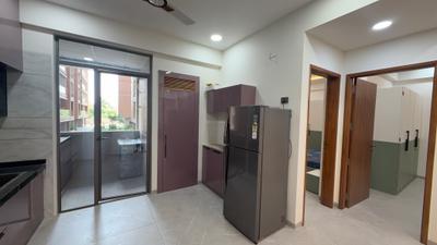 Kitchen Image of 2100 Sq.ft 3 BHK Apartment / Flat for rent in Saamarth H7, PDPU Road Gandhinagar for Rs. 60000
