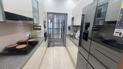 Kitchen Image of 1200 Sq.ft 3 BHK Apartment / Flat for rent in Piramal Mahalaxmi, Worli Mumbai for Rs. 350000