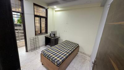 Bedroom Image of 950 Sq.ft 3 BHK Builder Floor for rent in Mayur Vihar Phase 1 New Delhi for Rs. 31000