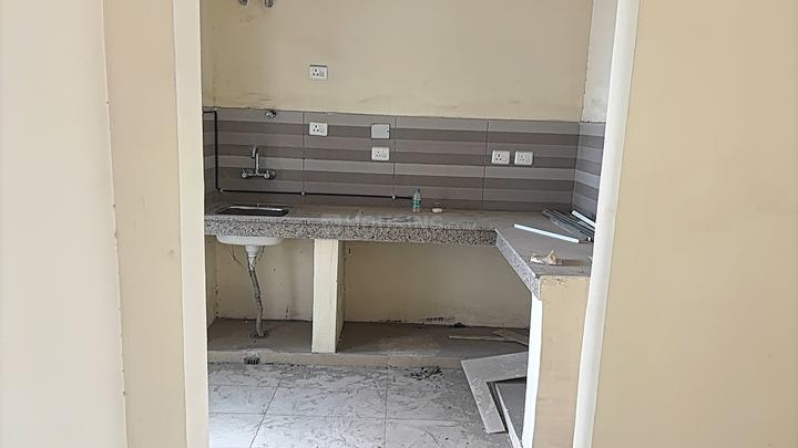 Paras Dews Main Image 1