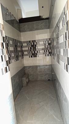 Bathroom Image of 700 Sq.ft 2 BHK Builder Floor for sale in Topsia Kolkata for Rs. 3655000