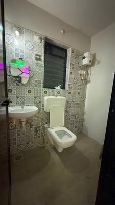 Bathroom Image of 585 Sq.ft 1 BHK Apartment / Flat for sale in Raunak Heights H2 And H3, Kasarvadavali Thane for Rs. 5500000