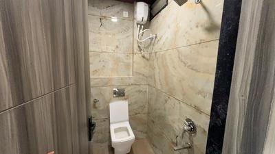 Bathroom Image of 750 Sq.ft 1 BHK Builder Floor for rent in Scheme No 113 Indore for Rs. 19500