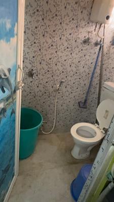 Bathroom Image of 450 Sq.ft 1 BHK Builder Floor for rent in Haltu Kolkata for Rs. 15000