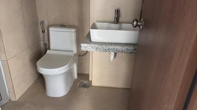 Bathroom Image of 620 Sq.ft 1 BHK Apartment / Flat for sale in Kalpataru Immensa, Thane West Thane for Rs. 8500000