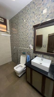 Image of 3078 Sq.ft 3.5 BHK Independent House for rent in Sector 10A, Gurgaon for Rs. 100000